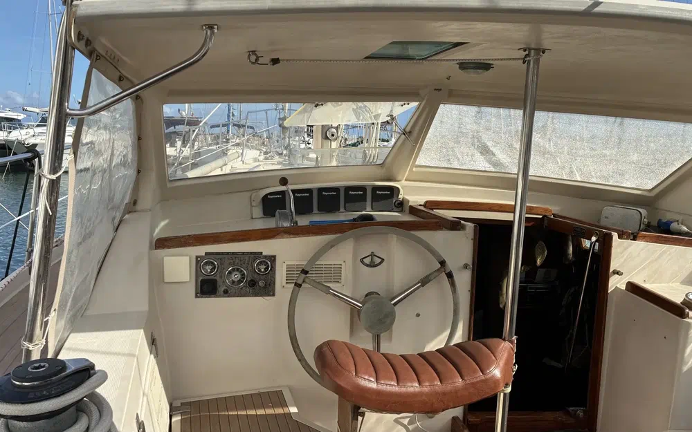 slider 14 Amel Maramu