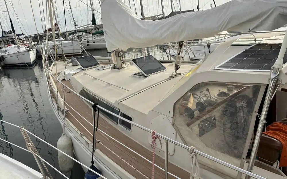 slider 16 Amel Maramu