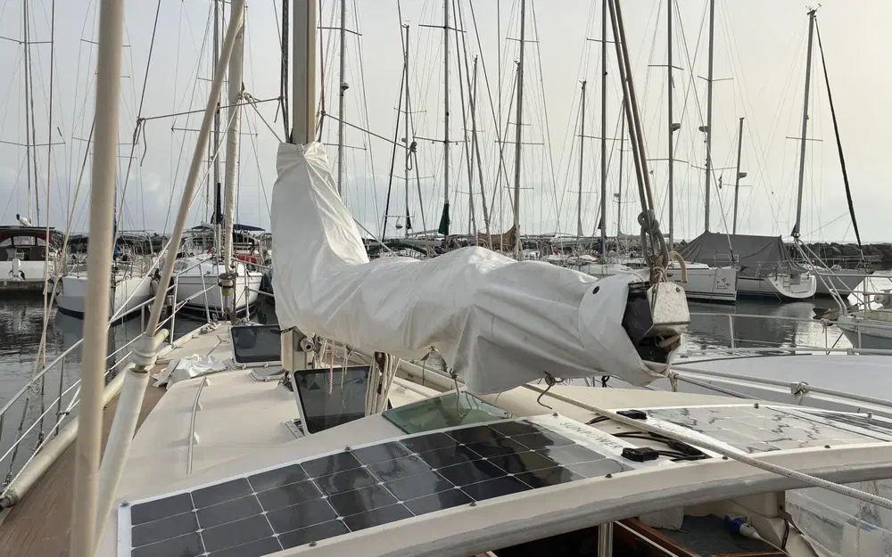 slider 17 Amel Maramu