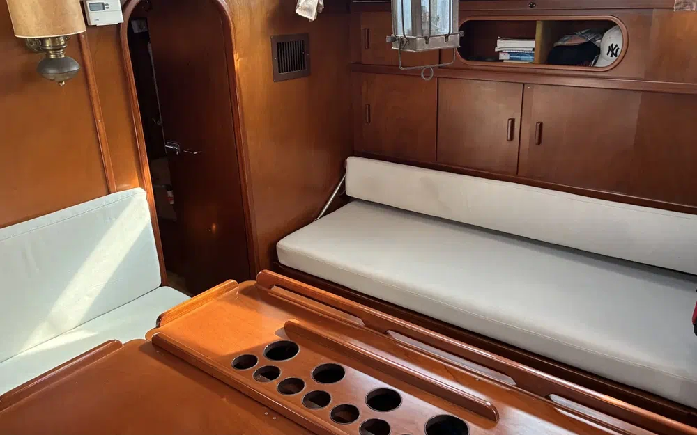 slider 7 Amel Maramu