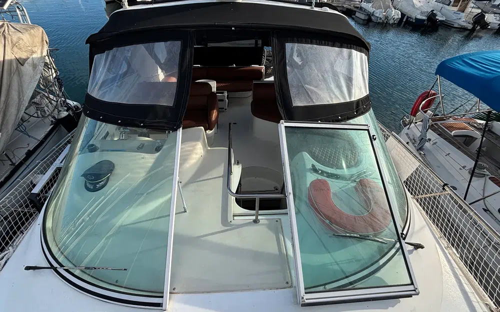 slider 8 Cruisers Yachts  4270 Esprit
