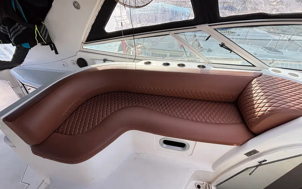 slider 12 Cruisers Yachts  4270 Esprit