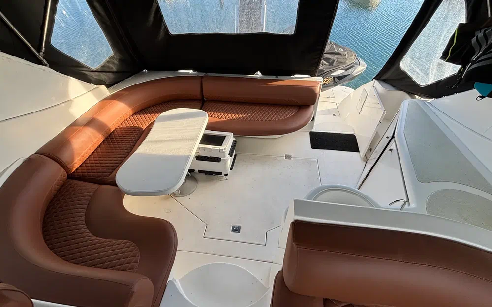 slider 13 Cruisers Yachts  4270 Esprit