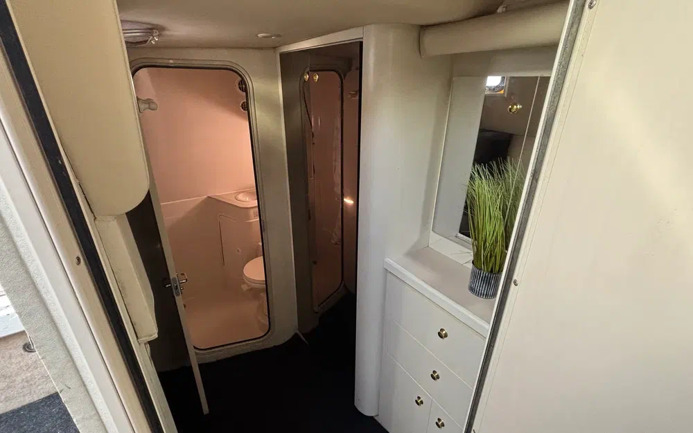 slider 28 Cruisers Yachts  4270 Esprit