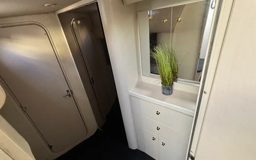 slider 31 Cruisers Yachts  4270 Esprit