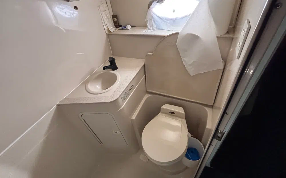 slider 34 Cruisers Yachts  4270 Esprit