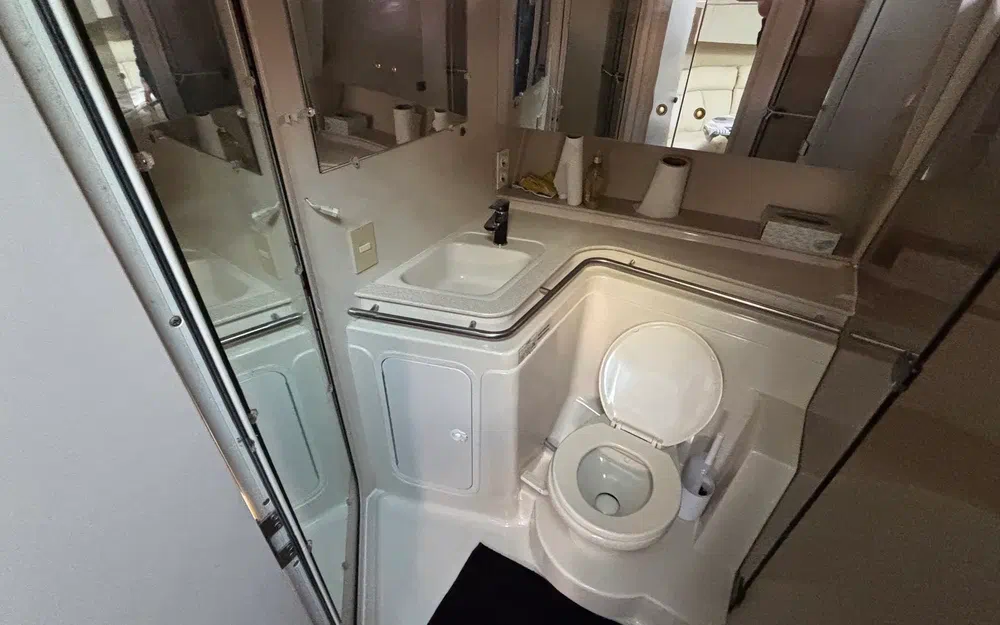 slider 37 Cruisers Yachts  4270 Esprit