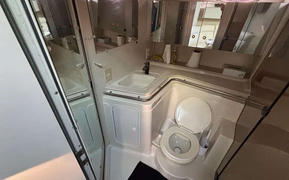 slider 38 Cruisers Yachts  4270 Esprit