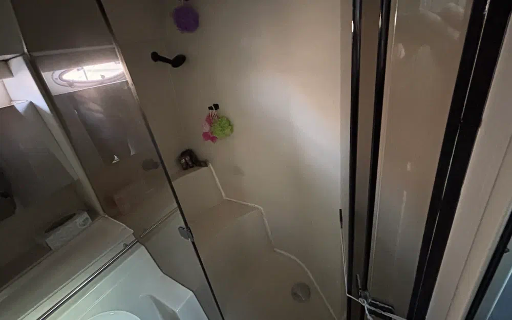 slider 39 Cruisers Yachts  4270 Esprit