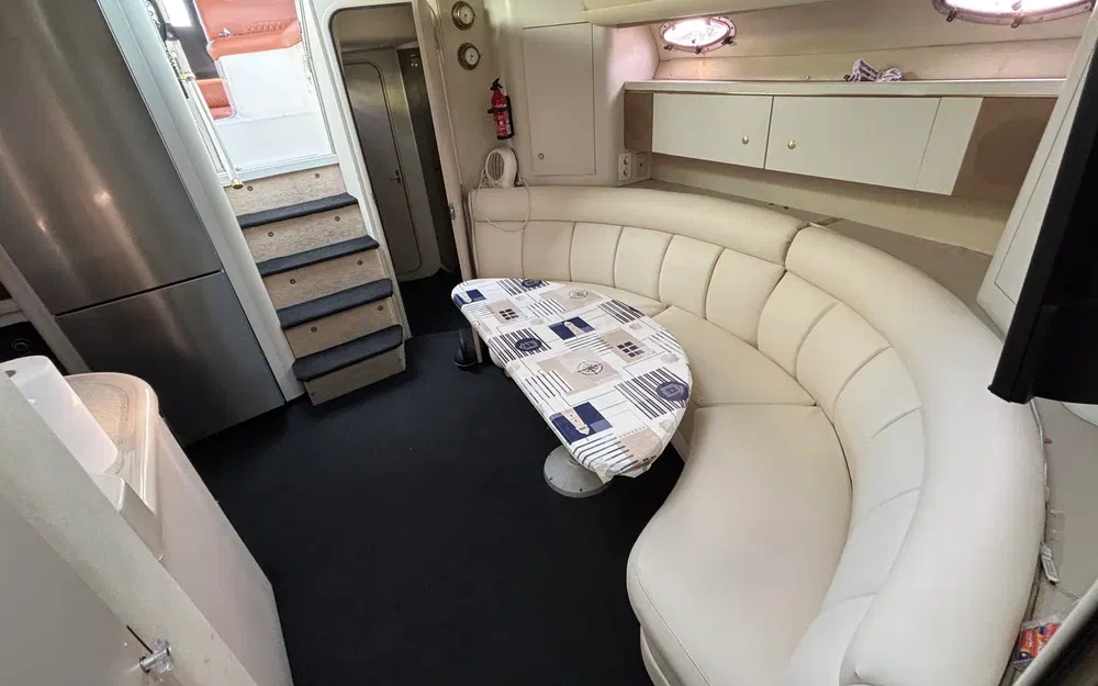 slider 45 Cruisers Yachts  4270 Esprit