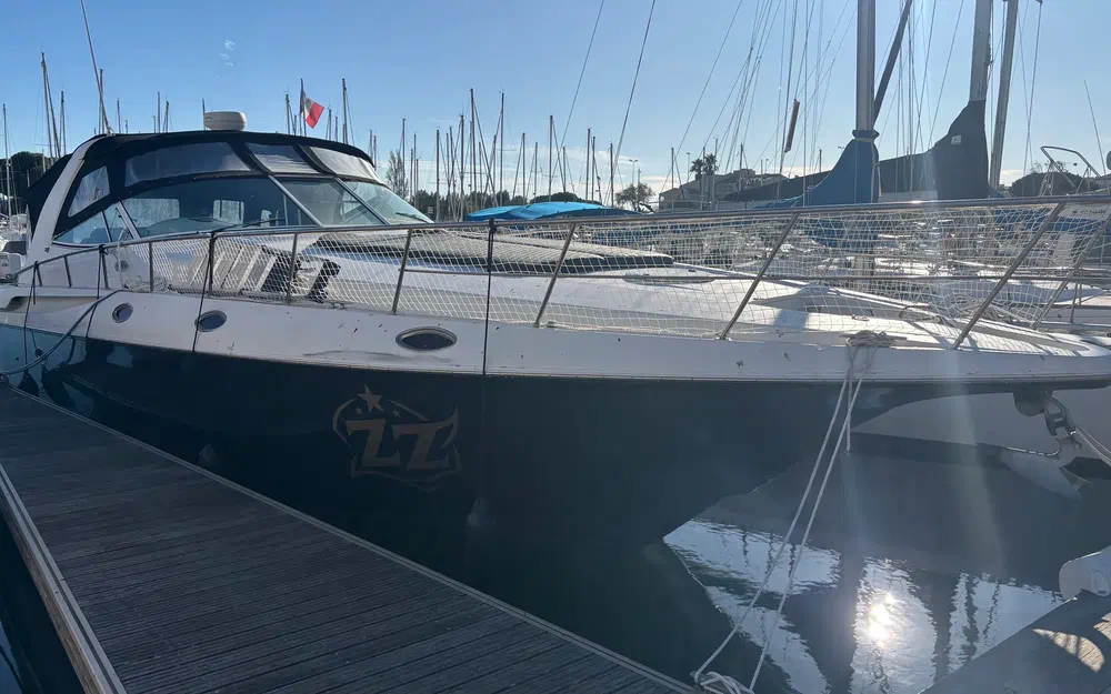 slider 2 Cruisers Yachts  4270 Esprit