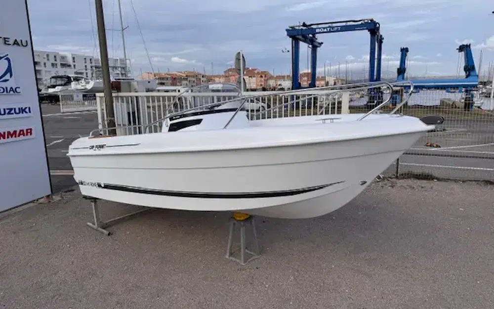 slider 1 B2 Marine CAP FERRET 522 OPEN