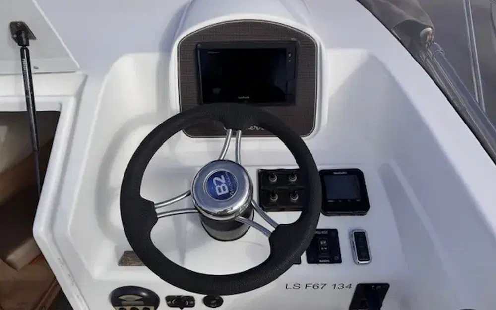 slider 7 B2 Marine Cap Ferret 652Cabin Cruiser