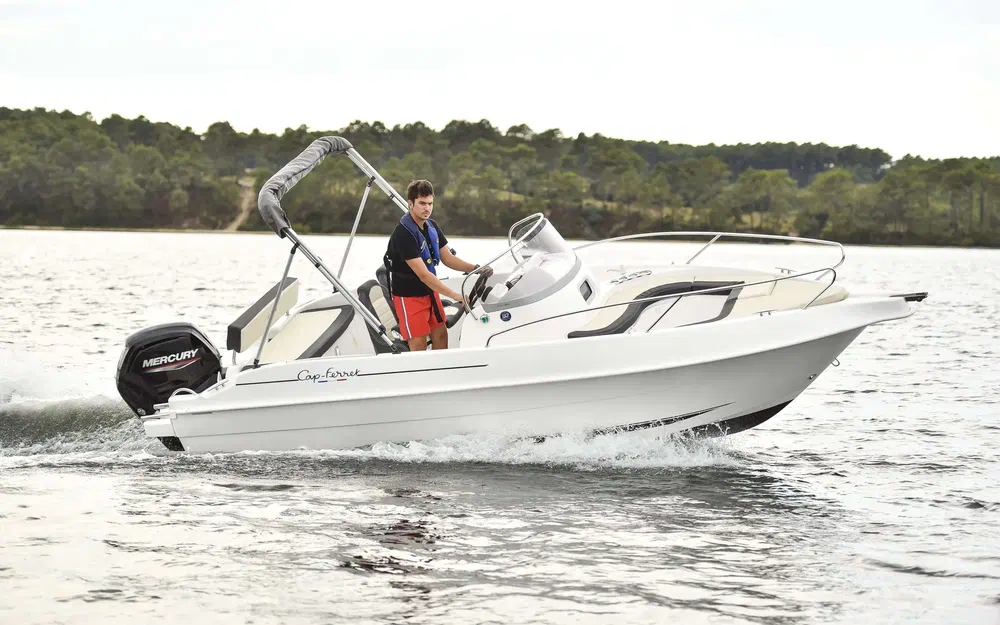 slider 1 B2 Marine Cap Ferret 572Open