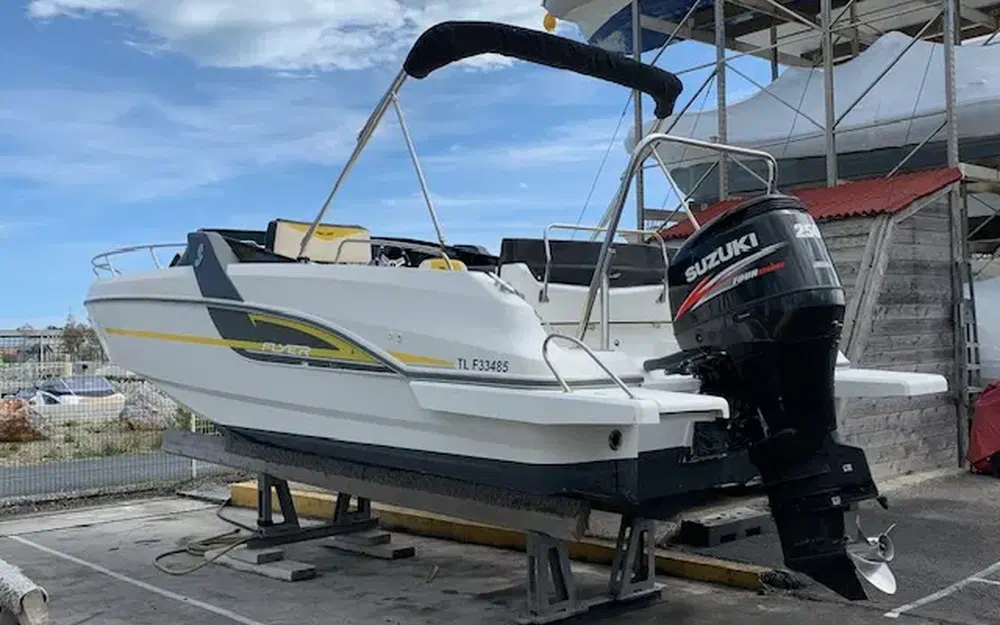slider 1 Beneteau Flyer 7.7 SPORTdeck