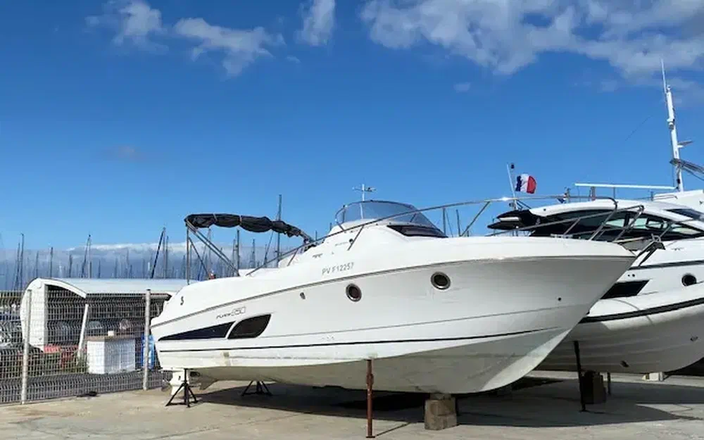 slider 0 Beneteau Flyer 850 Sun Deck