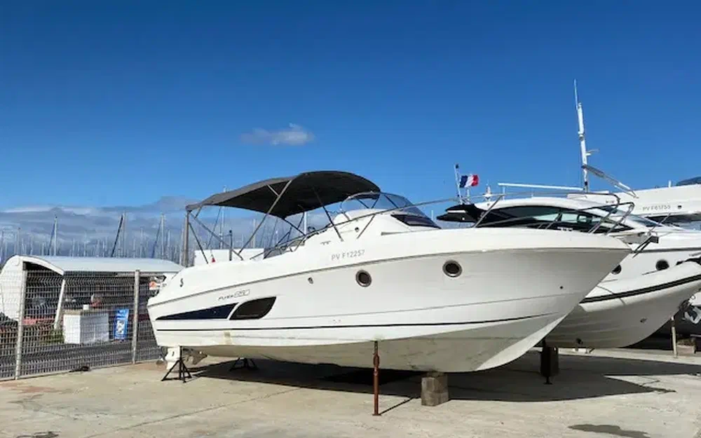 slider 1 Beneteau Flyer 850 Sun Deck