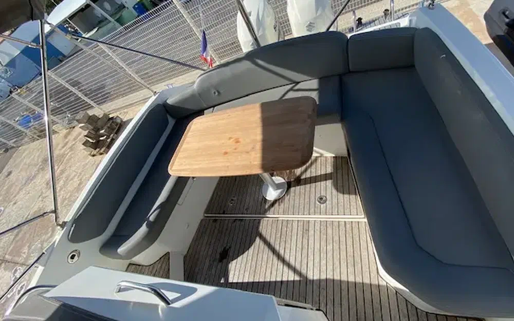 slider 6 Beneteau Flyer 850 Sun Deck
