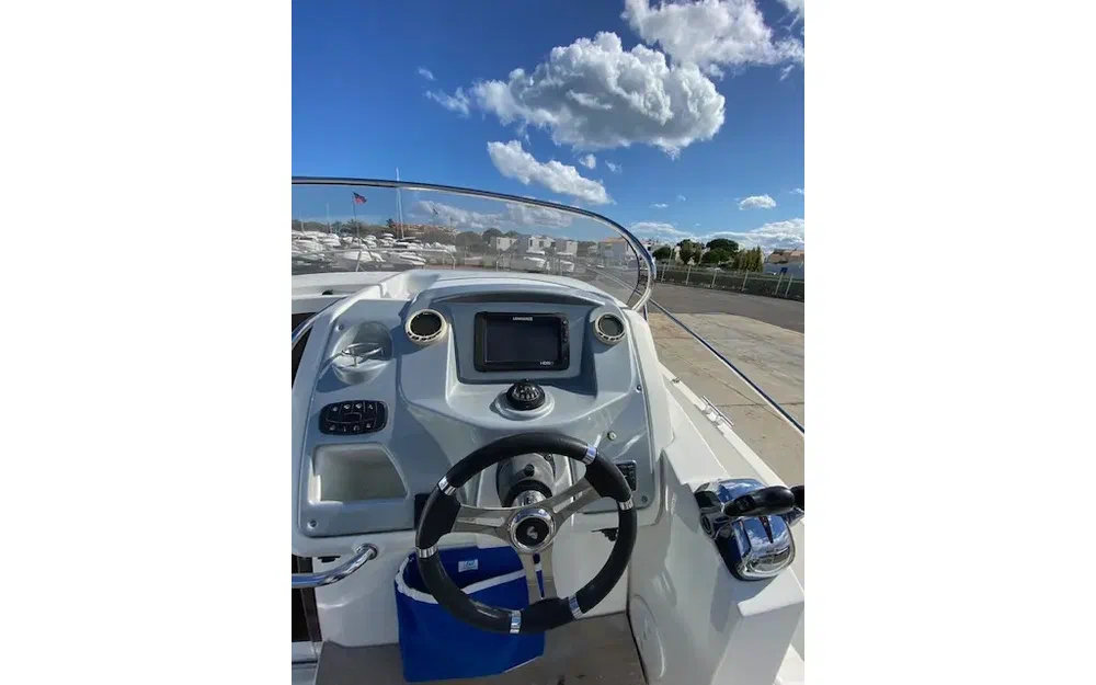 slider 7 Beneteau Flyer 850 Sun Deck