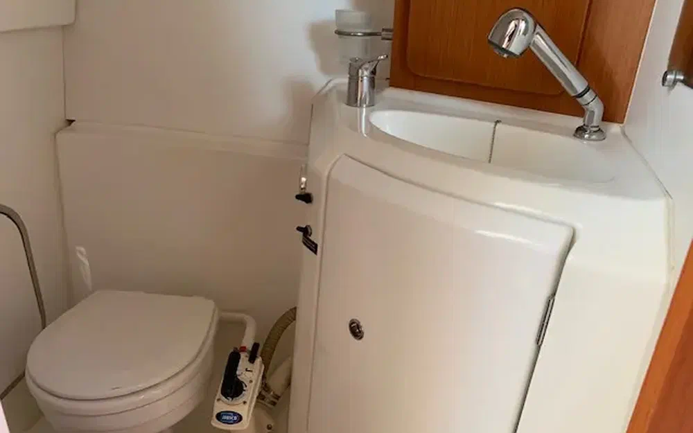 slider 13 Beneteau Antares 8