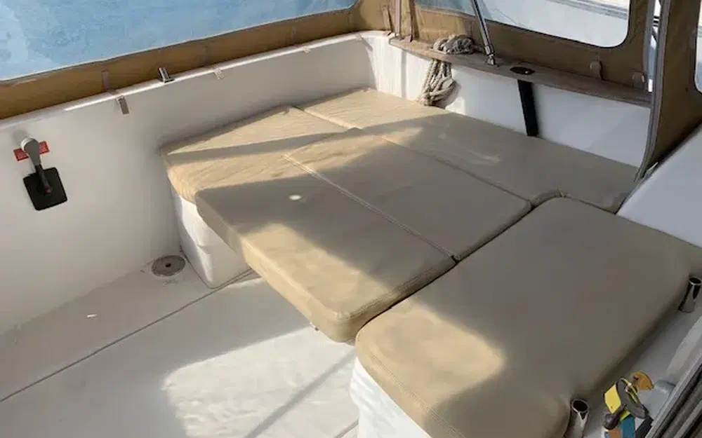 slider 17 Beneteau Antares 8