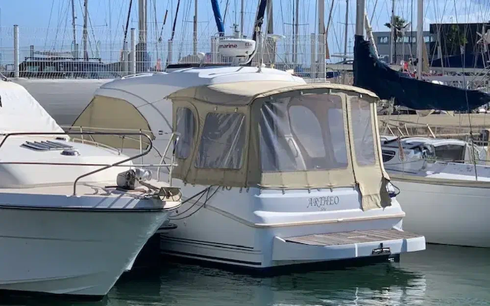 slider 2 Beneteau Antares 8