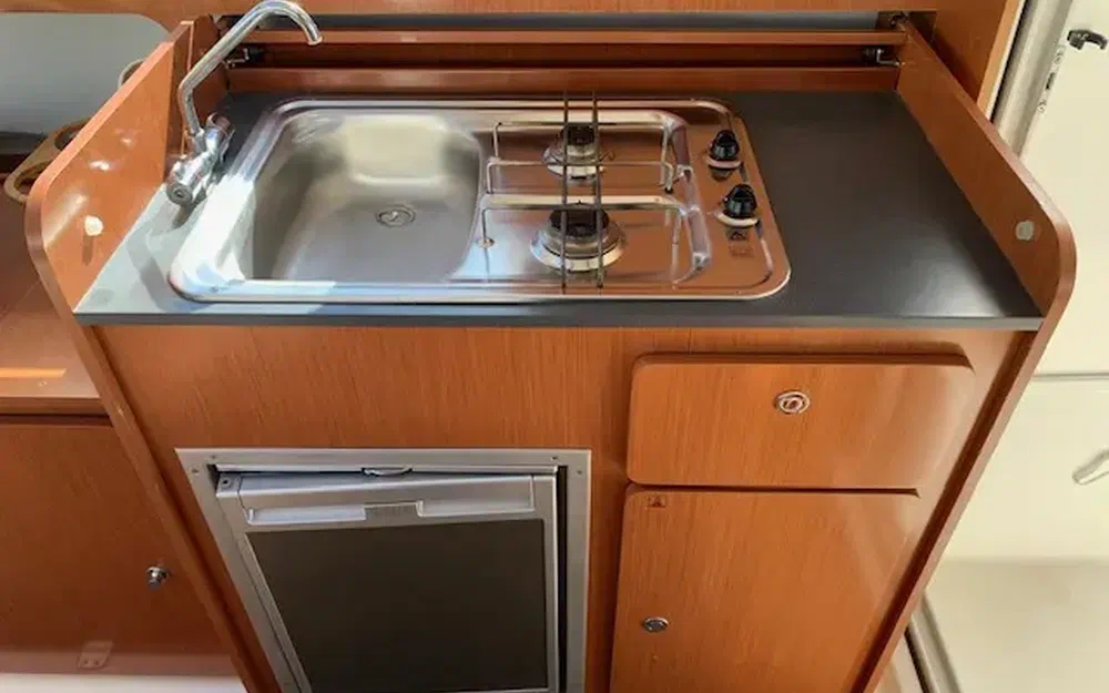 slider 7 Beneteau Antares 8