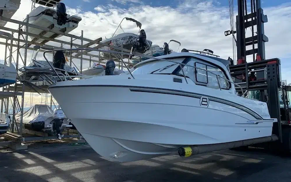 slider 0 Beneteau Antares 8 OB V2