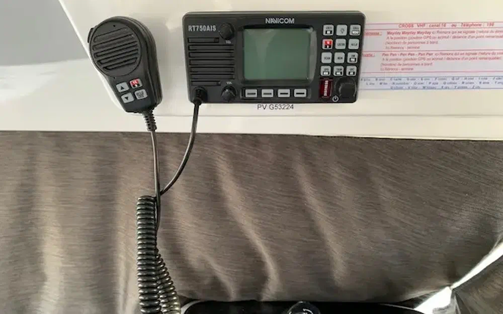 slider 12 Beneteau Antares 8 OB V2