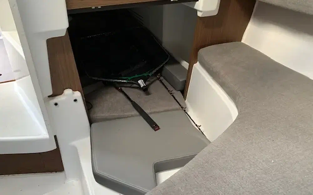 slider 14 Beneteau Antares 8 OB V2