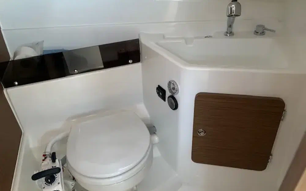 slider 15 Beneteau Antares 8 OB V2