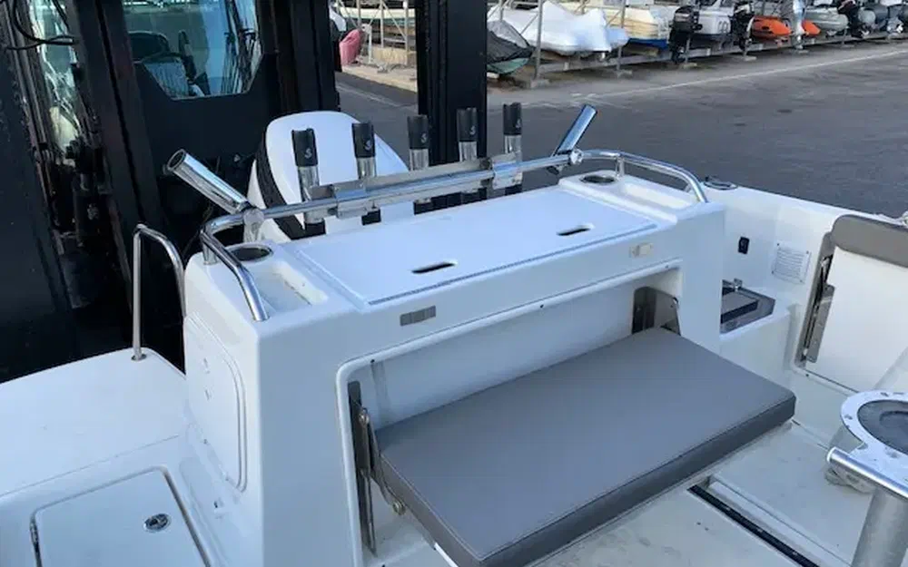 slider 6 Beneteau Antares 8 OB V2