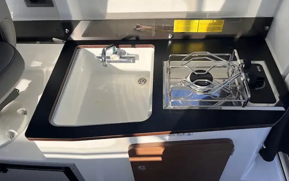 slider 10 Beneteau Antares 8 OB V2