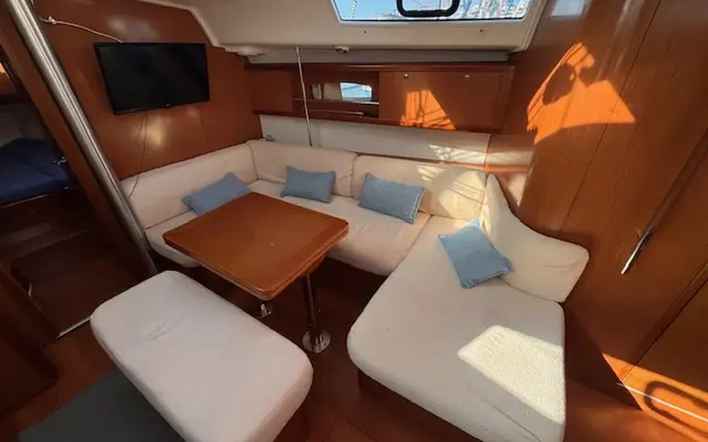slider 11 Beneteau Oceanis 40
