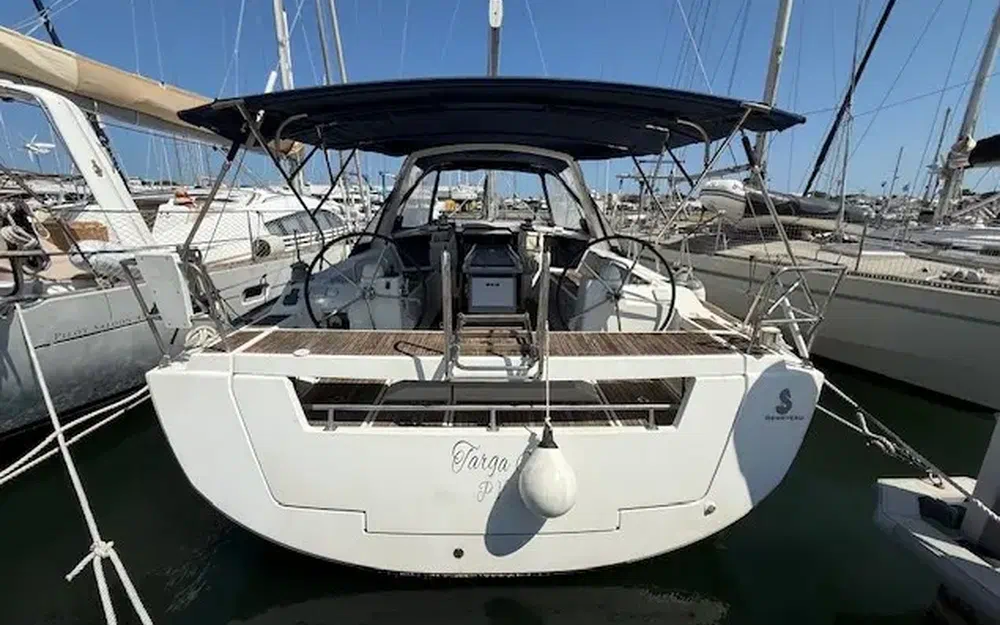 slider 1 Beneteau Oceanis 41