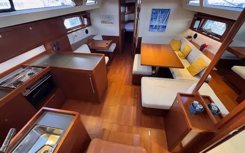 slider 15 Beneteau Oceanis 48