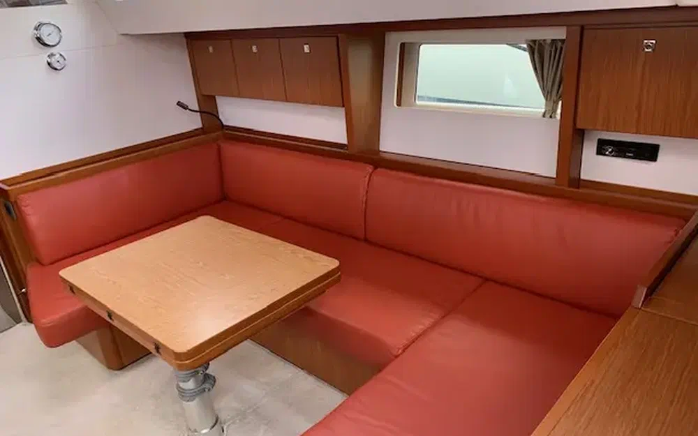 slider 9 Beneteau Sense 46