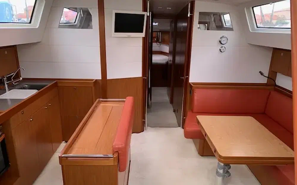 slider 10 Beneteau Sense 46