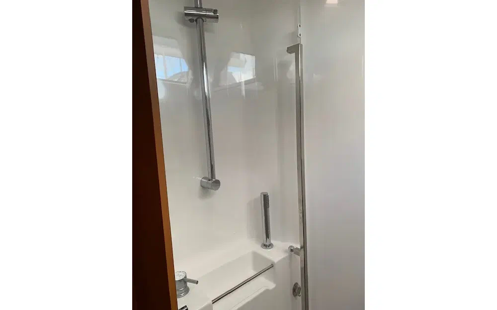 slider 16 Beneteau Sense 46