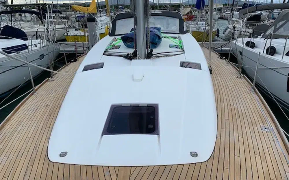 slider 6 Beneteau Sense 46