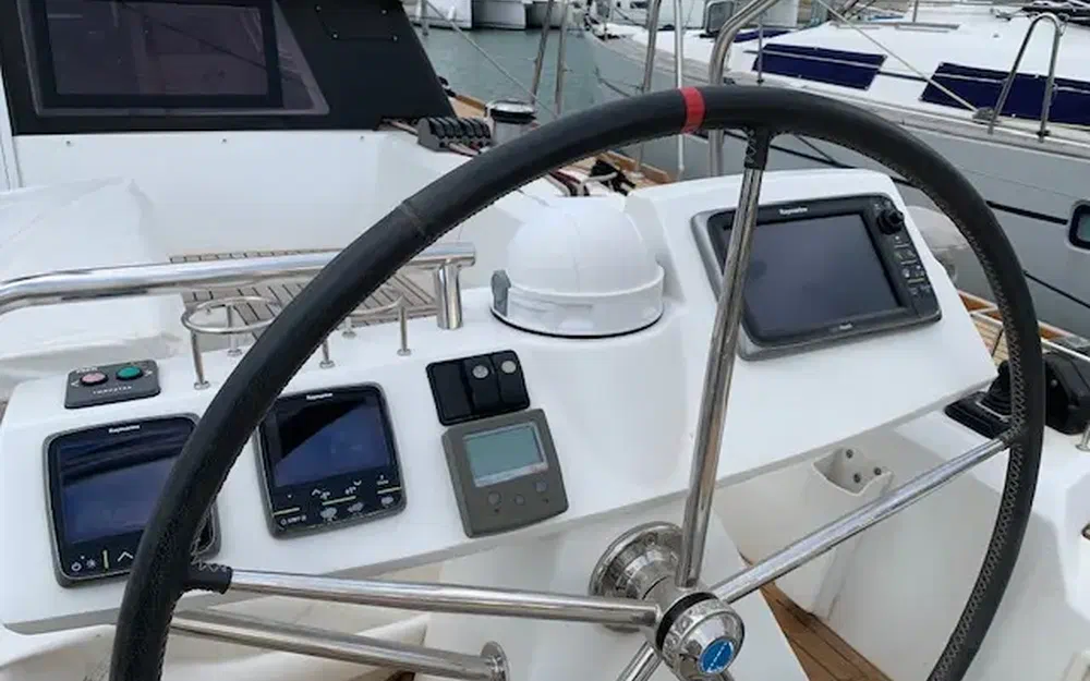 slider 7 Beneteau Sense 46