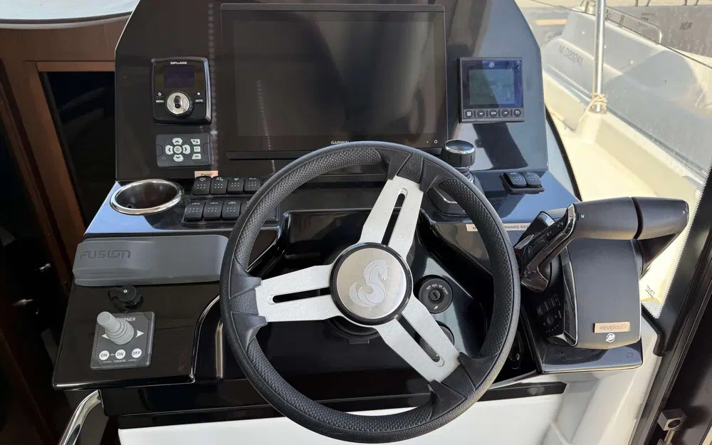 slider 16 Beneteau Antares 11 OB