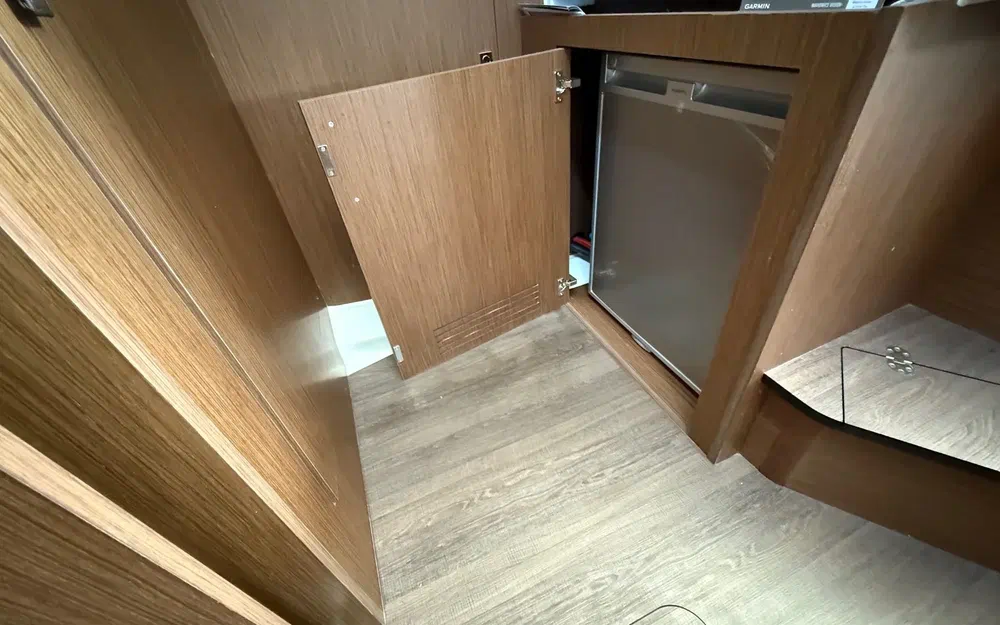 slider 18 Beneteau Antares 11 OB