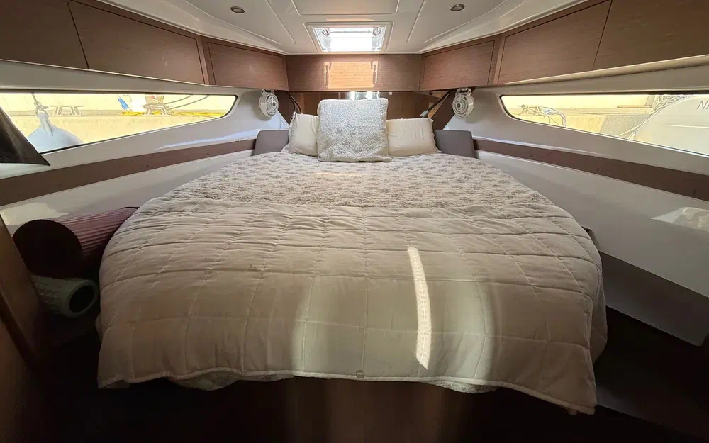 slider 2 Beneteau Antares 11 OB