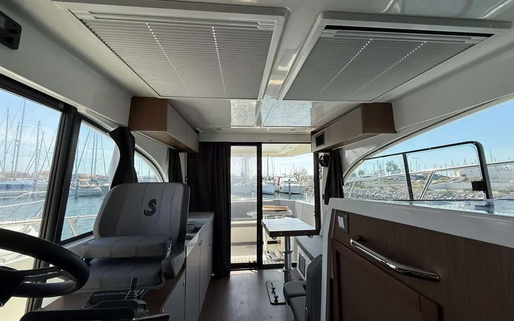 slider 4 Beneteau Antares 11 OB