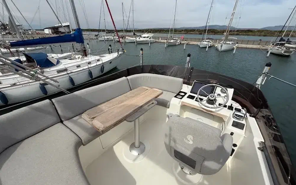 slider 11 Beneteau Swift Trawler 35