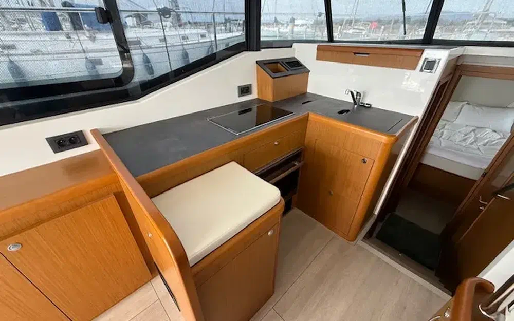 slider 18 Beneteau Swift Trawler 35