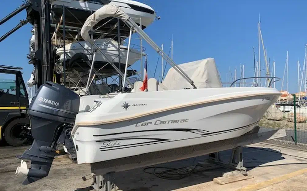 slider 4 Jeanneau Cap Camarat 5.5 CC