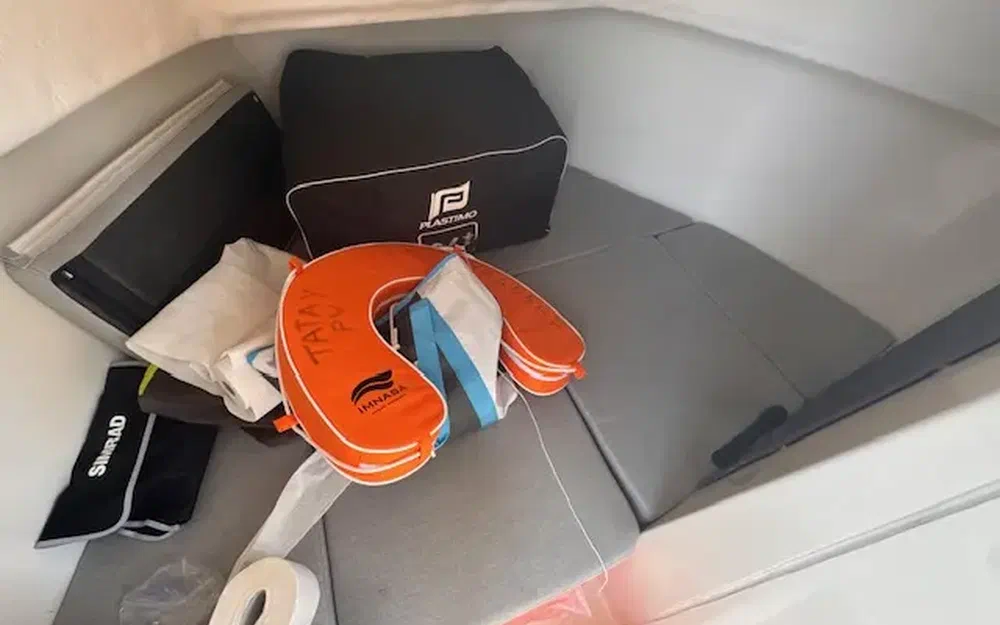 slider 9 Quicksilver Activ 705 Pilothouse