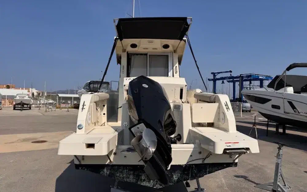 slider 2 Quicksilver Activ 705 Pilothouse